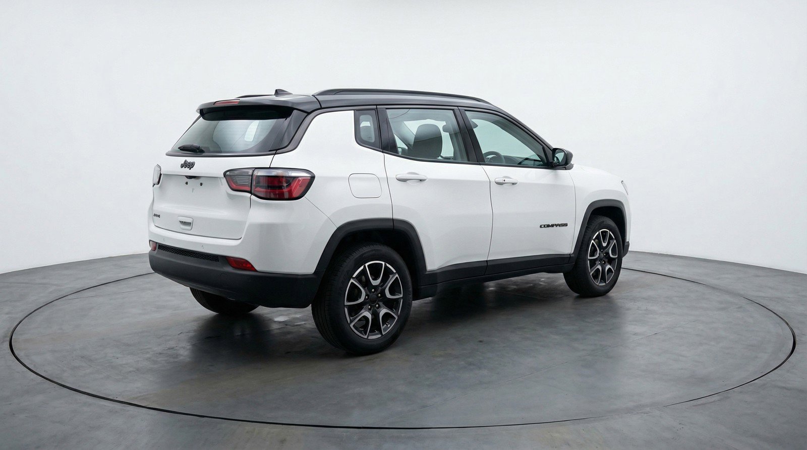 Used 2025 Jeep Compass Trailhawk image 9