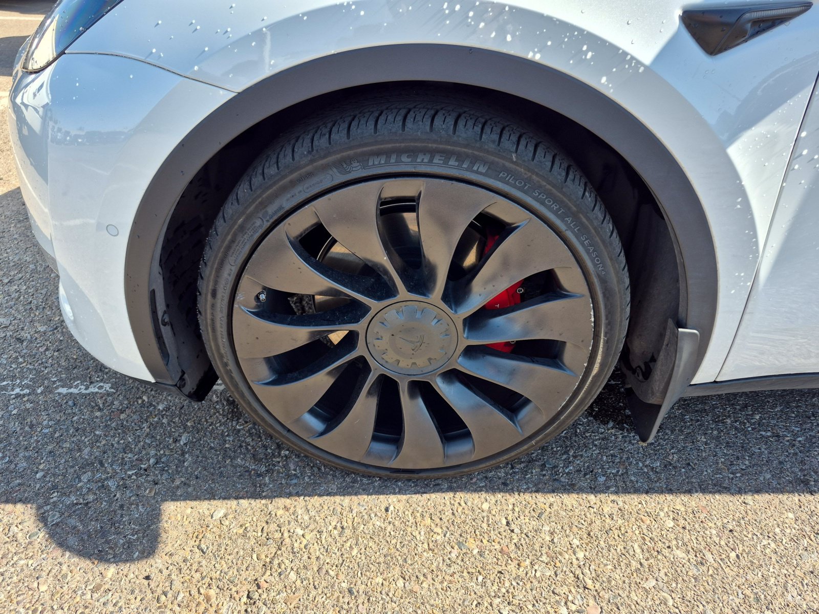 Used 2022 Tesla Model Y Performance AWD/4WD image 24