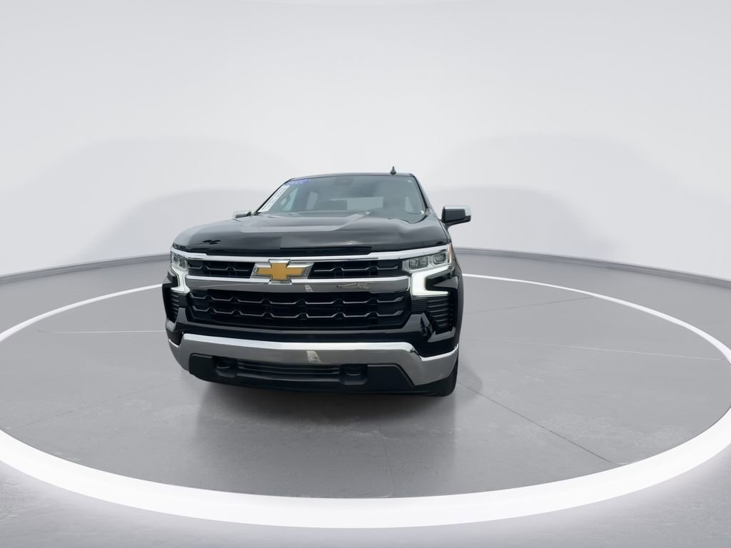 Used 2022 Chevrolet Silverado 1500 LT AWD/4WD image 3