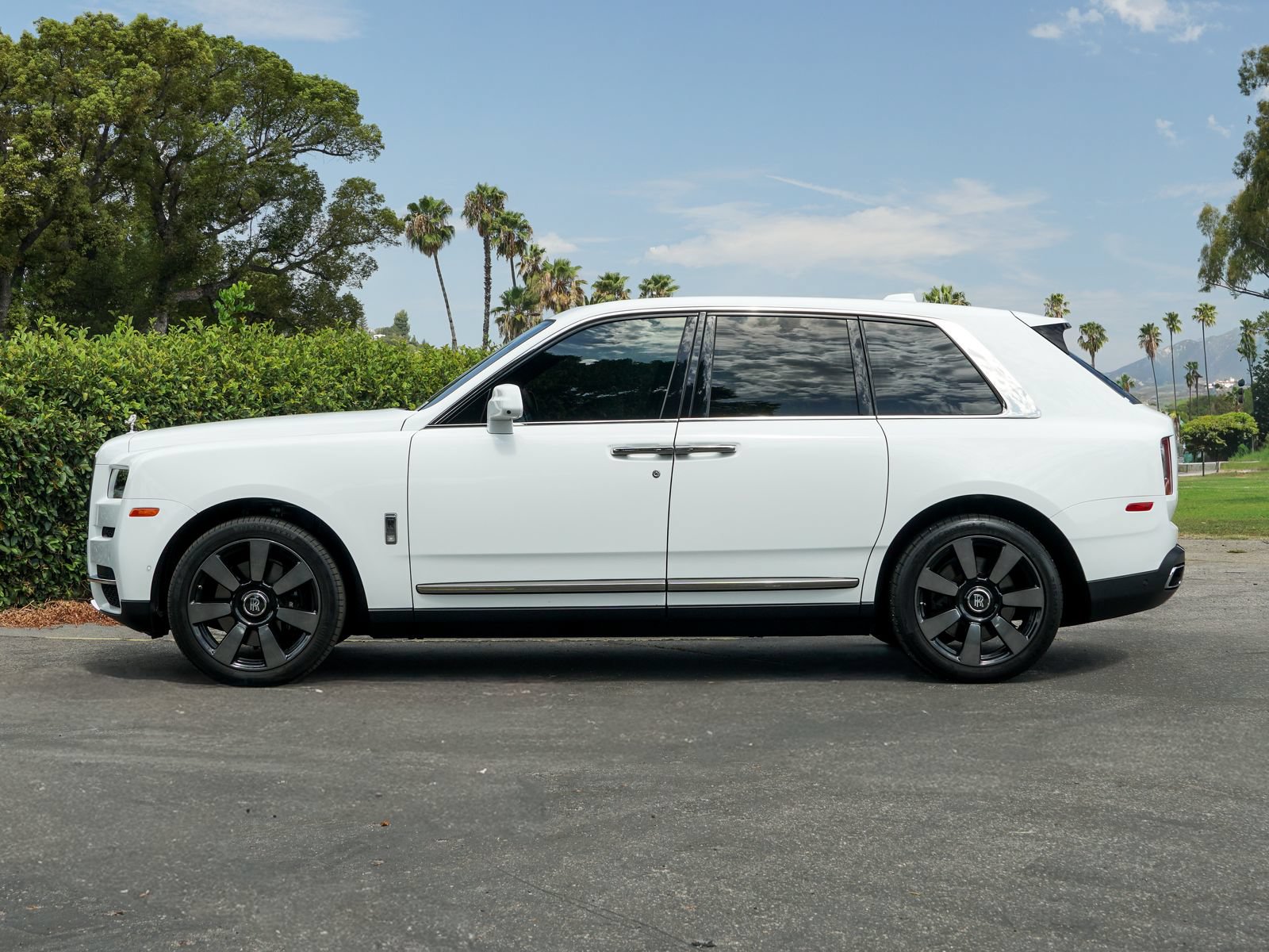 Certified 2024 Rolls-Royce Cullinan AWD/4WD image 3