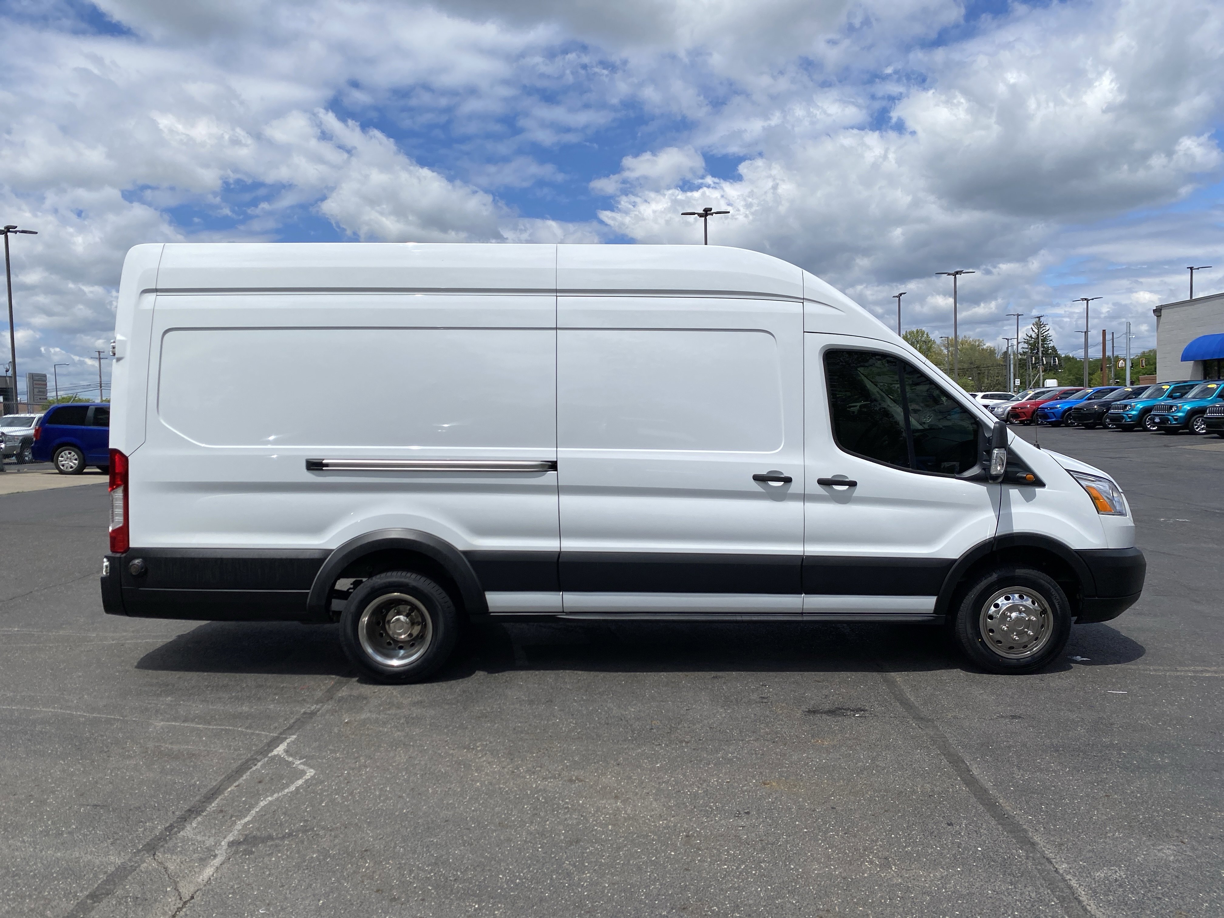Used 2019 Ford Transit 350 148 High Roof Extended DRW RWD image 4
