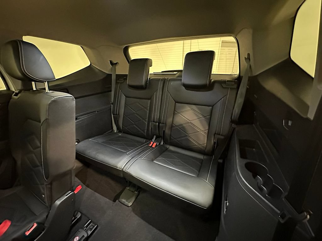 Used 2024 Volkswagen Atlas SE w/ Panoramic Sunroof Package AWD/4WD image 16