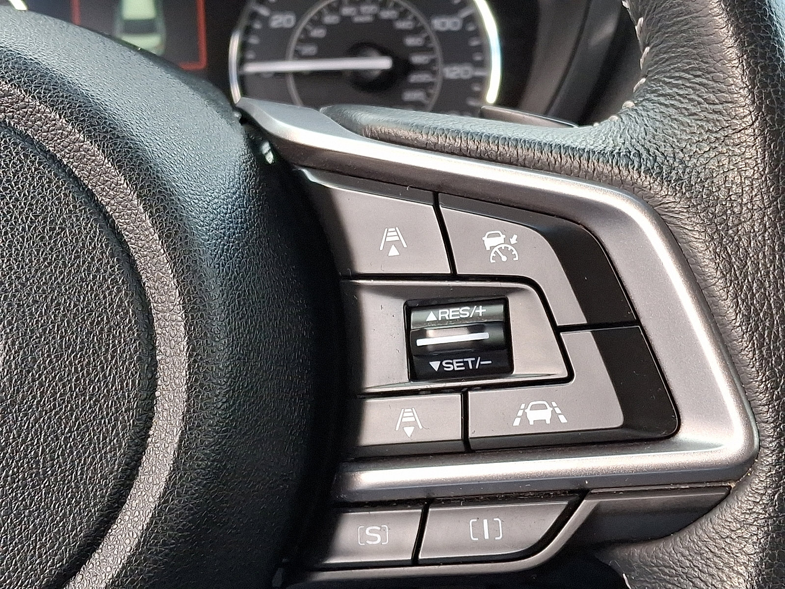 Used 2022 Subaru Impreza 2.0i Limited image 23