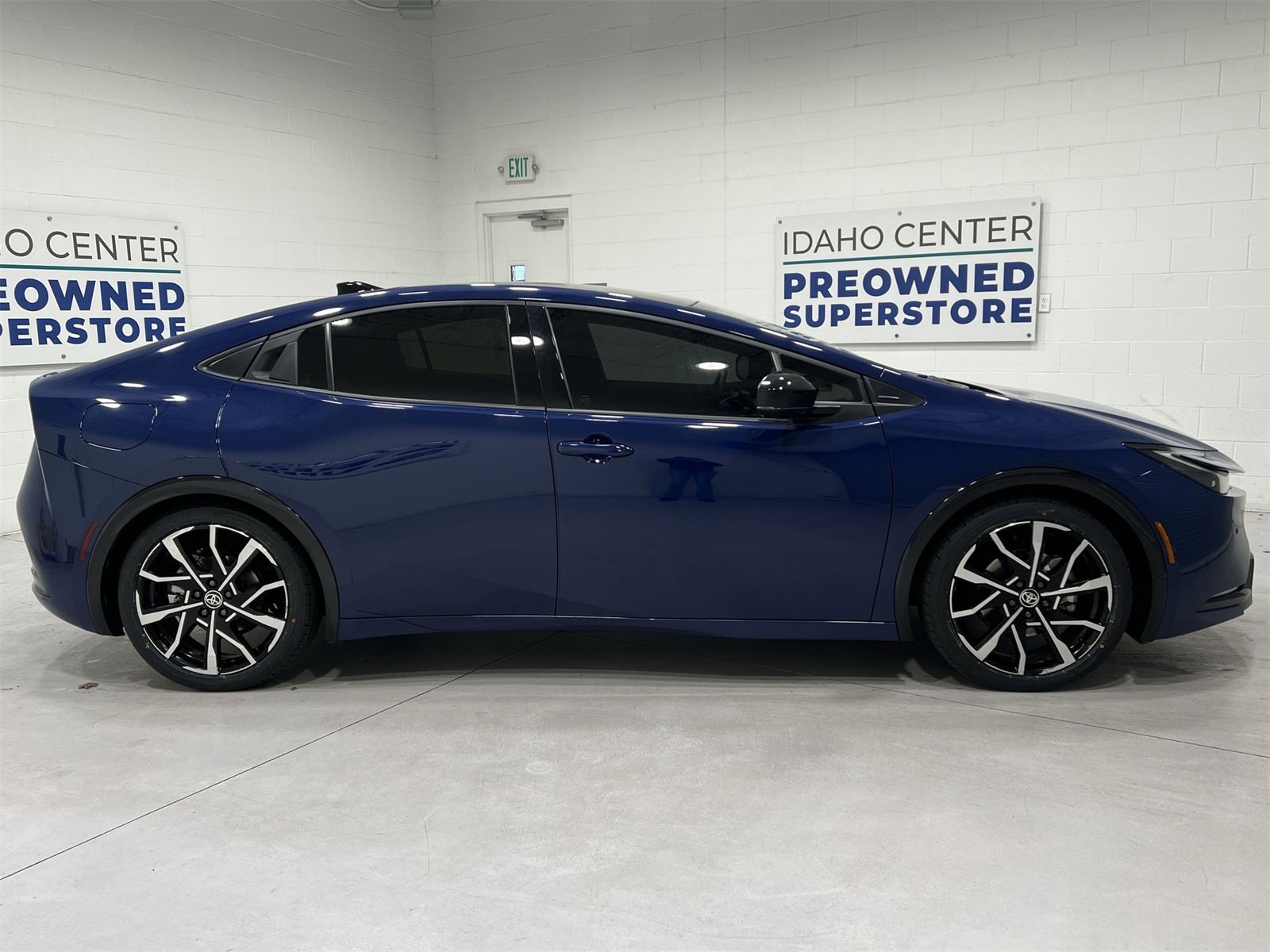 Used 2023 Toyota Prius Prime Premium image 9