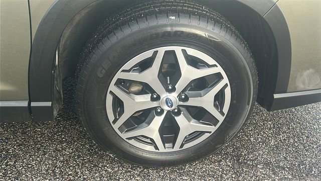 Used 2023 Subaru Forester Premium image 16