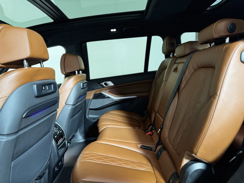 Used 2022 BMW X7 M50i image 20