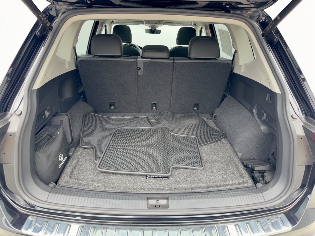 Used 2022 Volkswagen Tiguan SE w/ Panoramic Sunroof Package AWD/4WD image 28