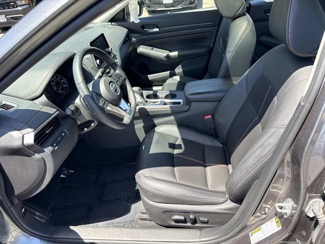 Used 2022 Nissan Altima 2.5 SR w/ Midnight Edition Package FWD image 14