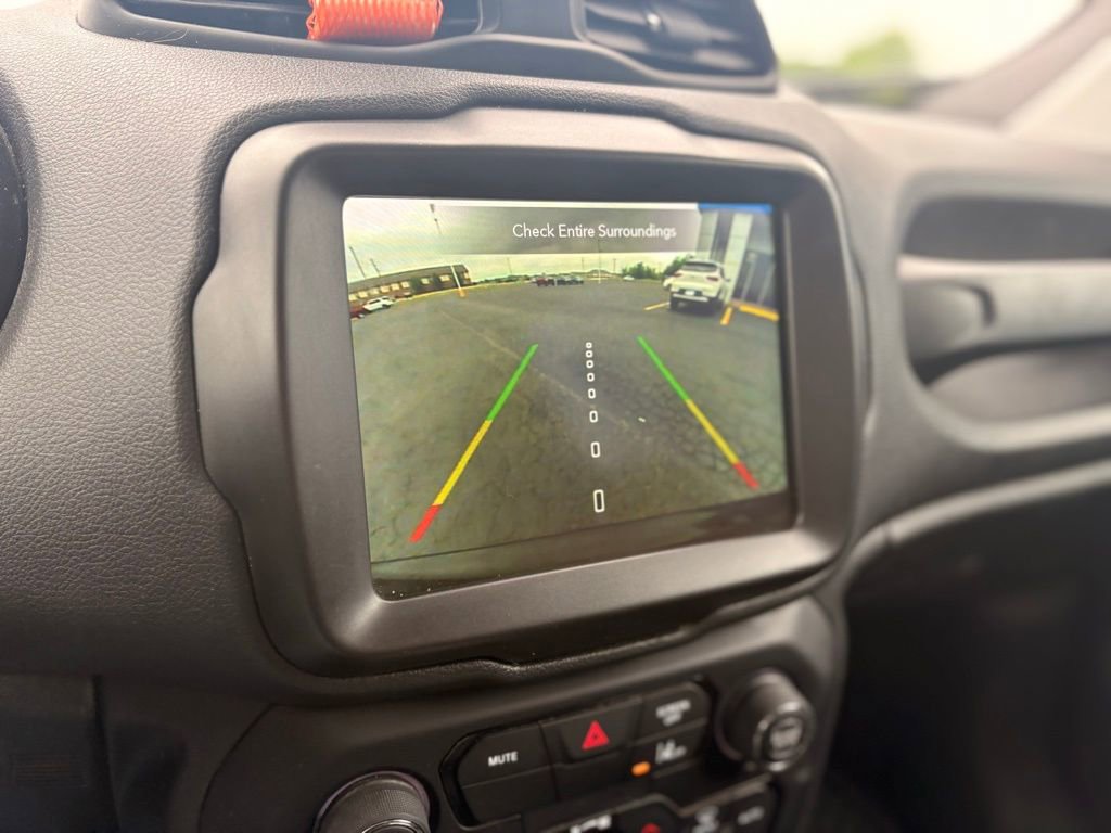 Used 2022 Jeep Renegade Latitude w/ Convenience Group AWD/4WD image 23
