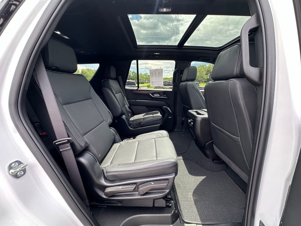 Used 2025 GMC Yukon Denali w/ Sun & Power Step Package AWD/4WD image 24