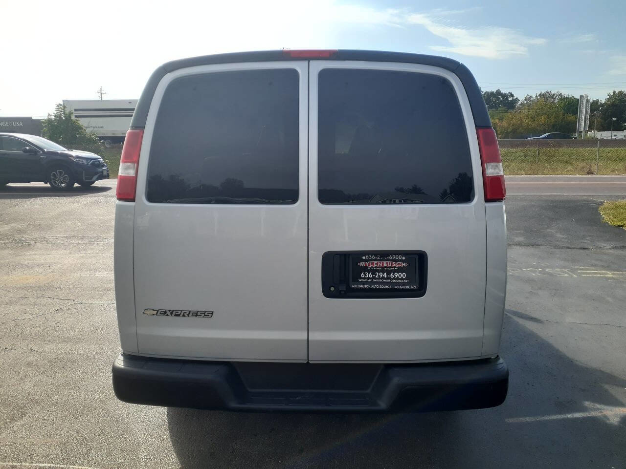 Used 2020 Chevrolet Express 3500 LS image 6