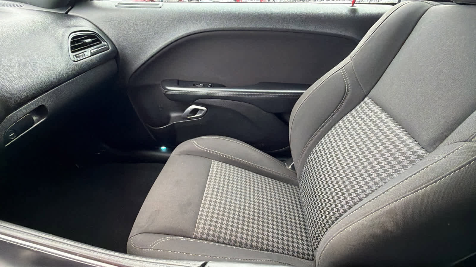 Used 2019 Dodge Challenger SXT w/ Blacktop Package image 12