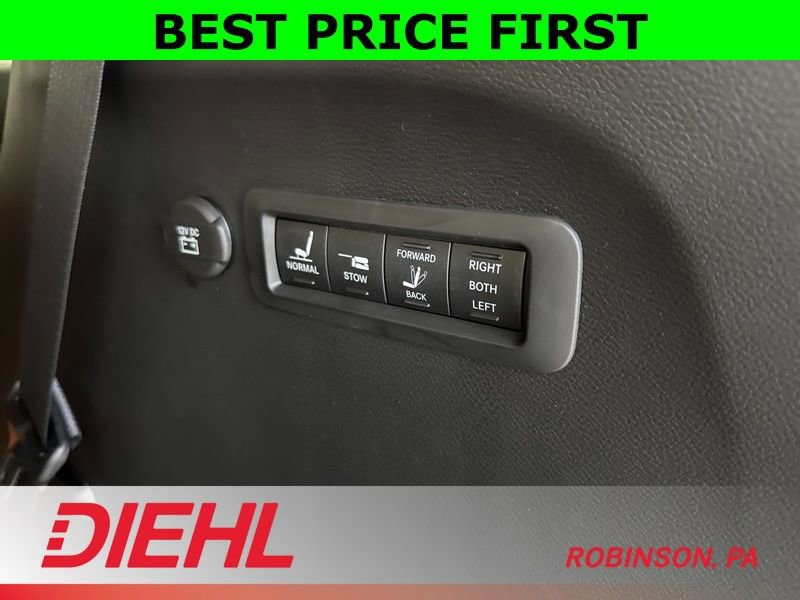 New 2026 Chrysler Pacifica Pinnacle image 10