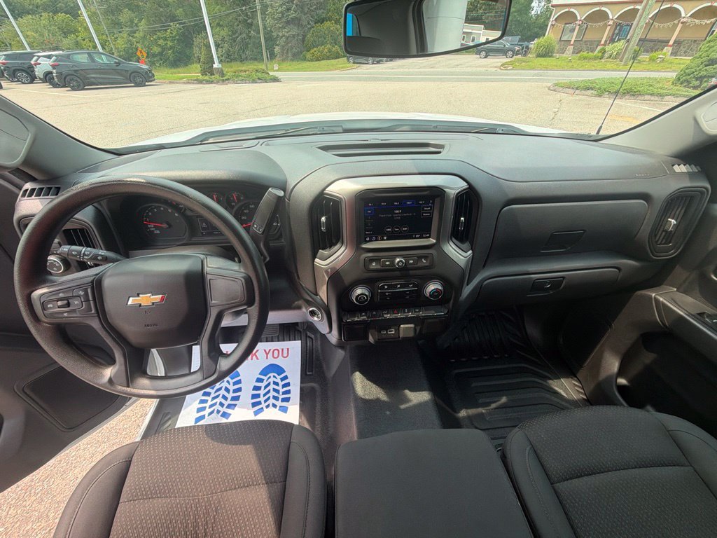 Certified 2025 Chevrolet Silverado 1500 W/T RWD image 17