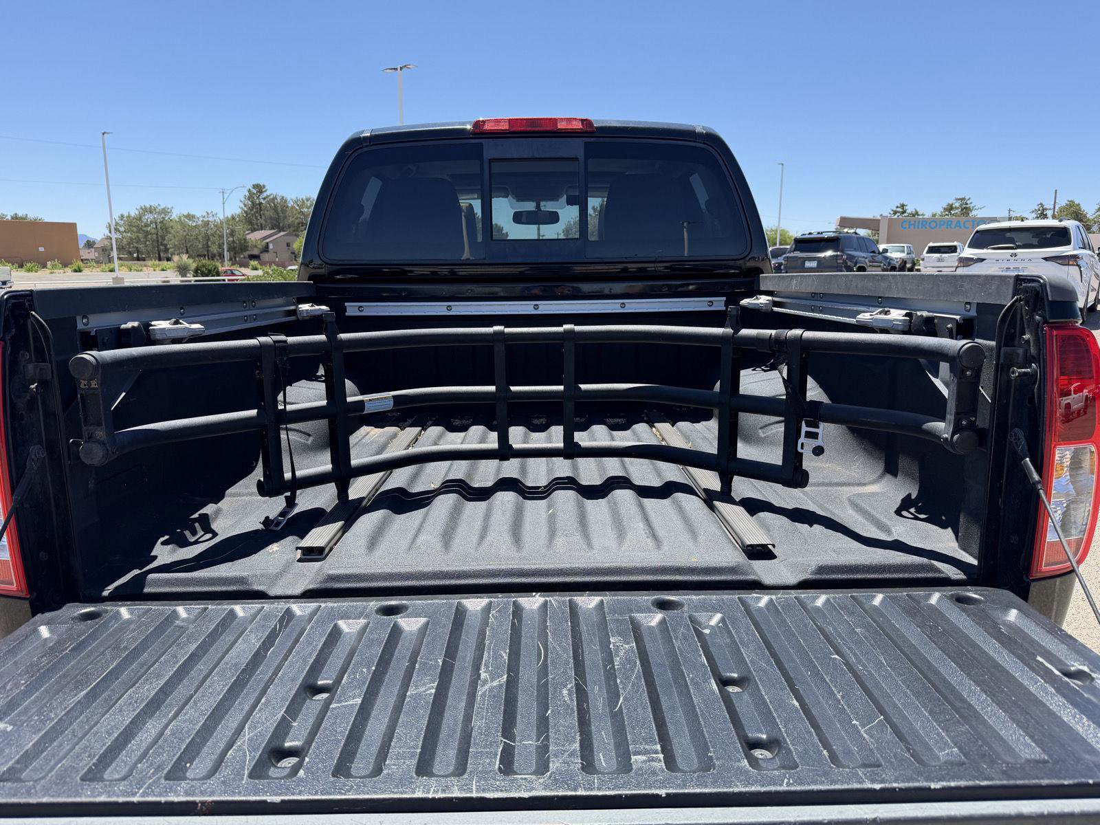 Used 2019 Nissan Frontier SL AWD/4WD image 12