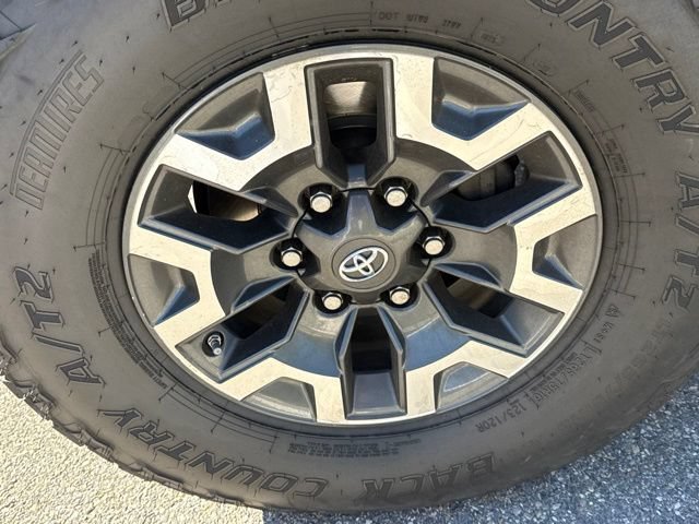 Used 2016 Toyota Tacoma TRD Off-Road AWD/4WD image 16