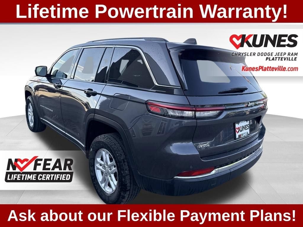 Used 2023 Jeep Grand Cherokee Laredo AWD/4WD image 5