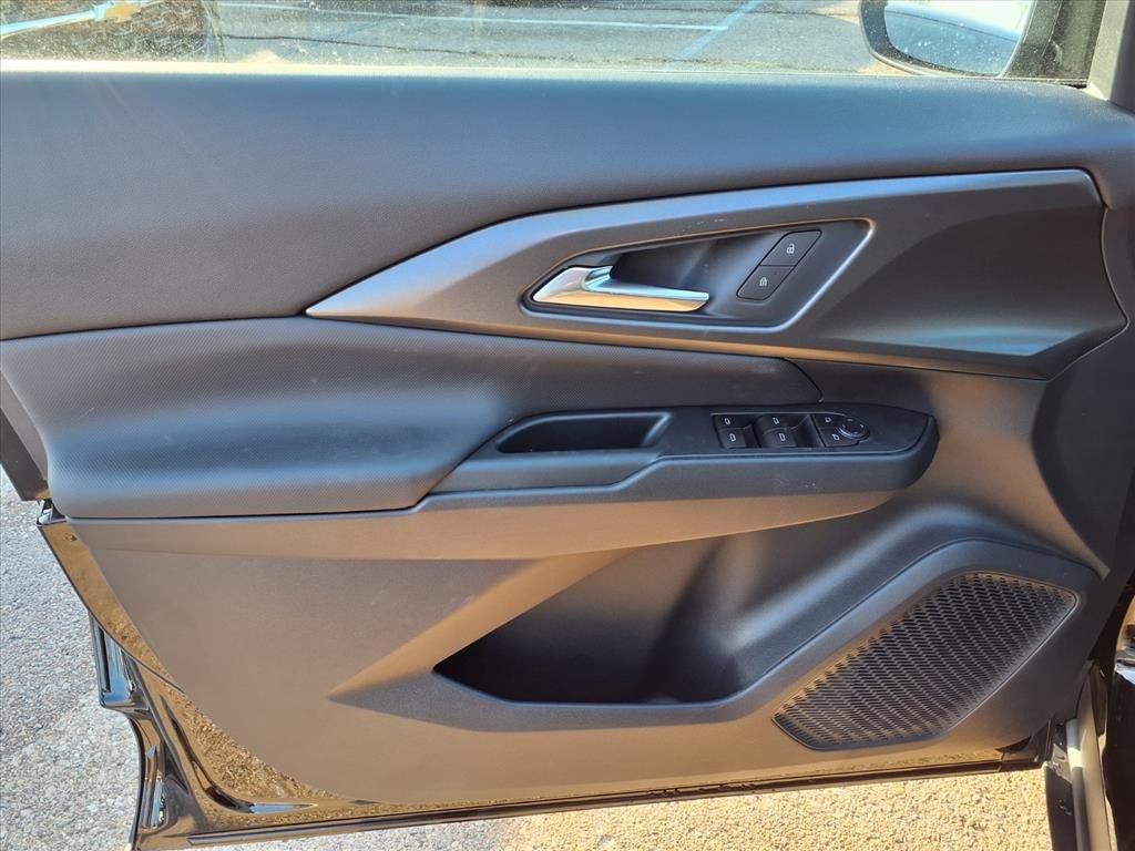 New 2026 Chevrolet Equinox EV LT image 12