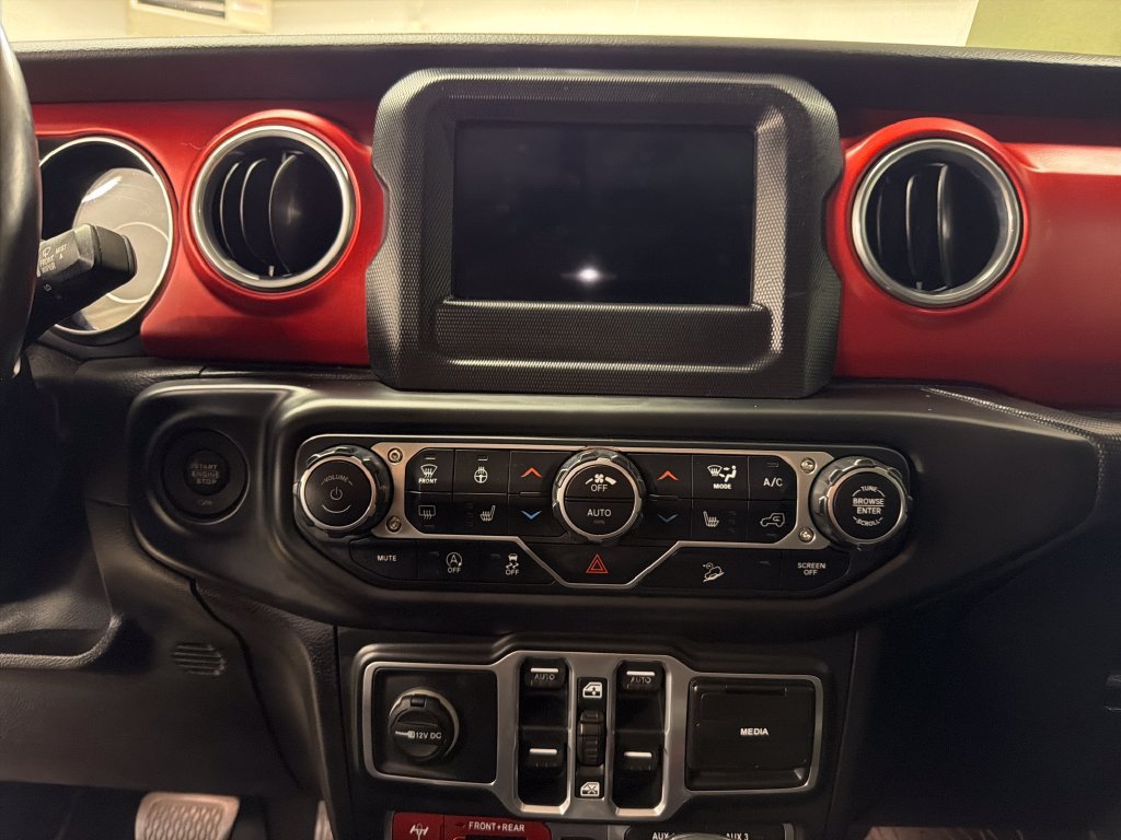 Used 2018 Jeep Wrangler Unlimited Rubicon w/ LED Lighting Group AWD/4WD image 22