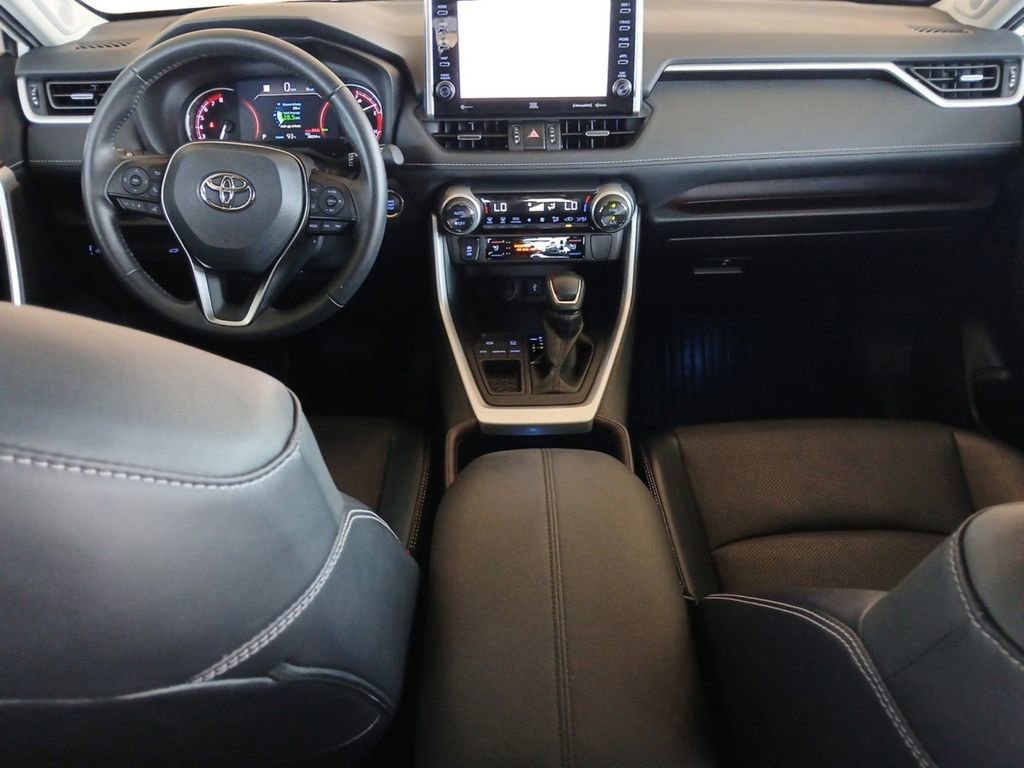 Used 2022 Toyota RAV4 Limited FWD image 10