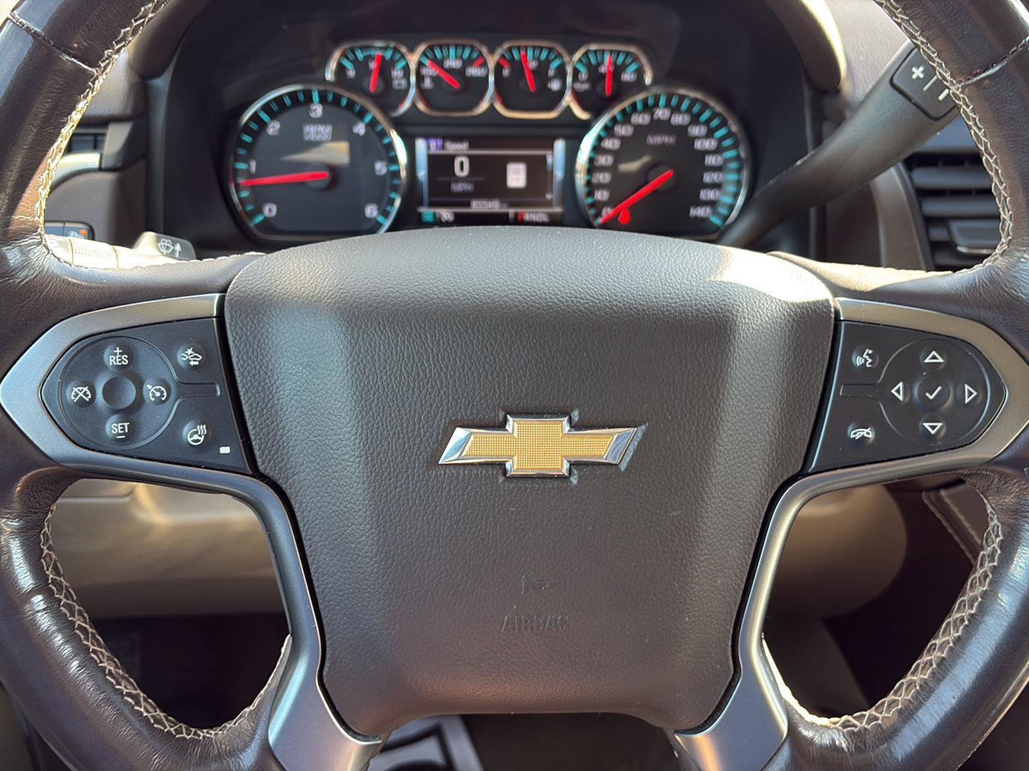 Used 2018 Chevrolet Suburban LT w/ Luxury Package image 28