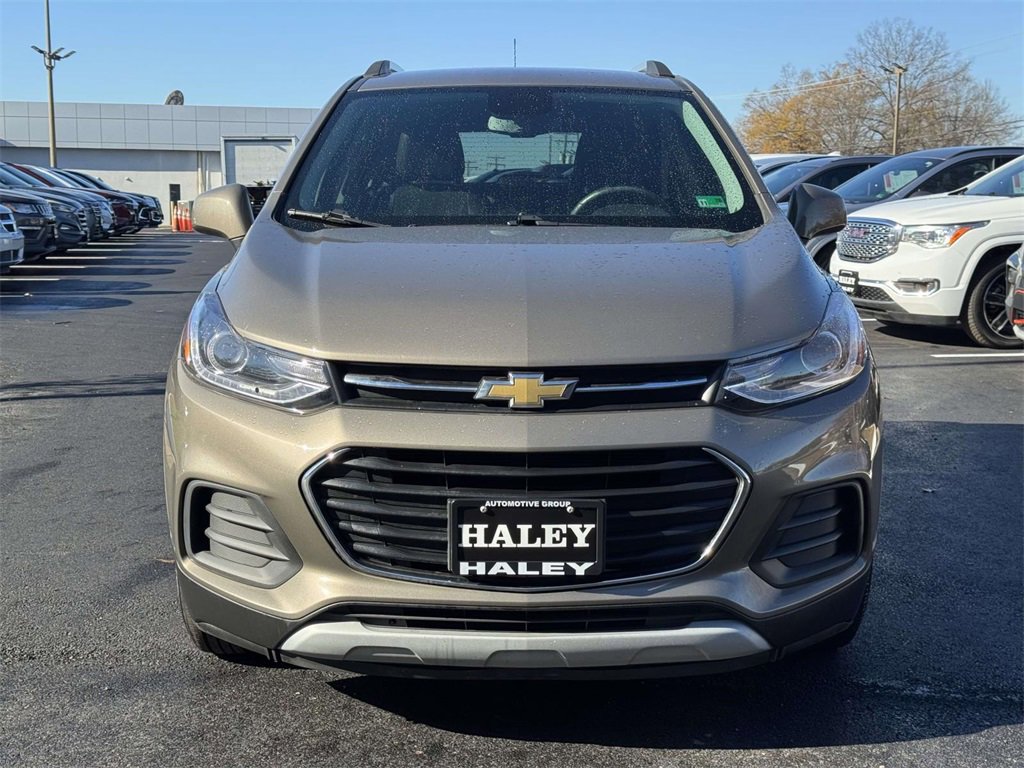 Used 2021 Chevrolet Trax LT w/ LT Convenience Package image 24