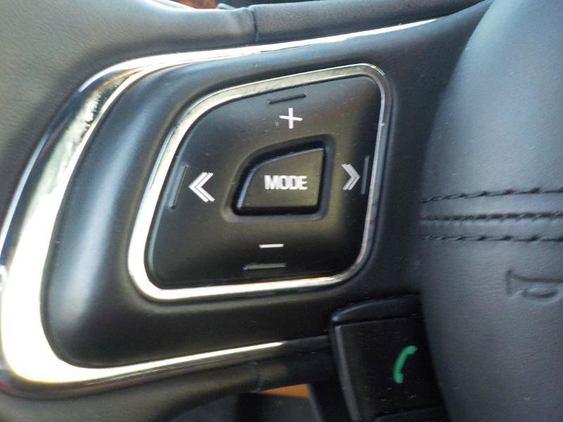 Used 2015 Jaguar XJ L Portfolio image 12