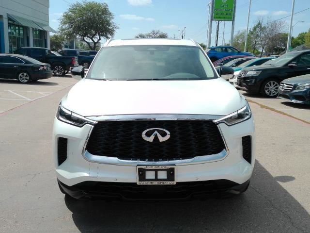 Used 2023 INFINITI QX60 Luxe FWD image 2