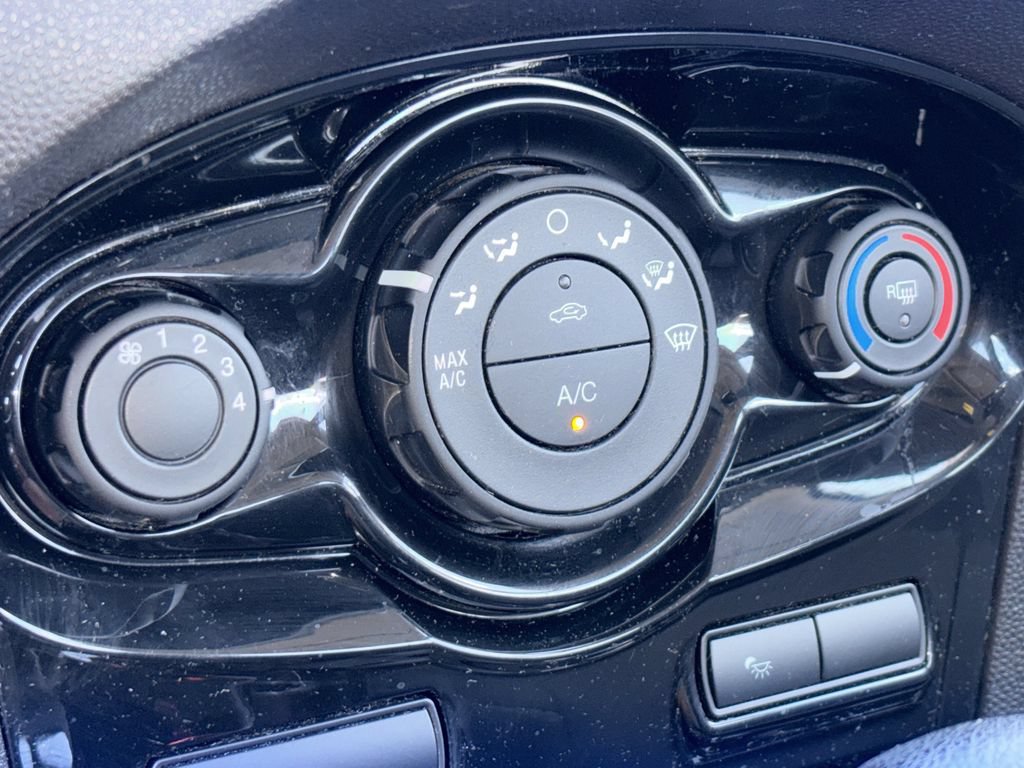 Used 2019 Ford Fiesta SE w/ Equipment Group 201A FWD image 16
