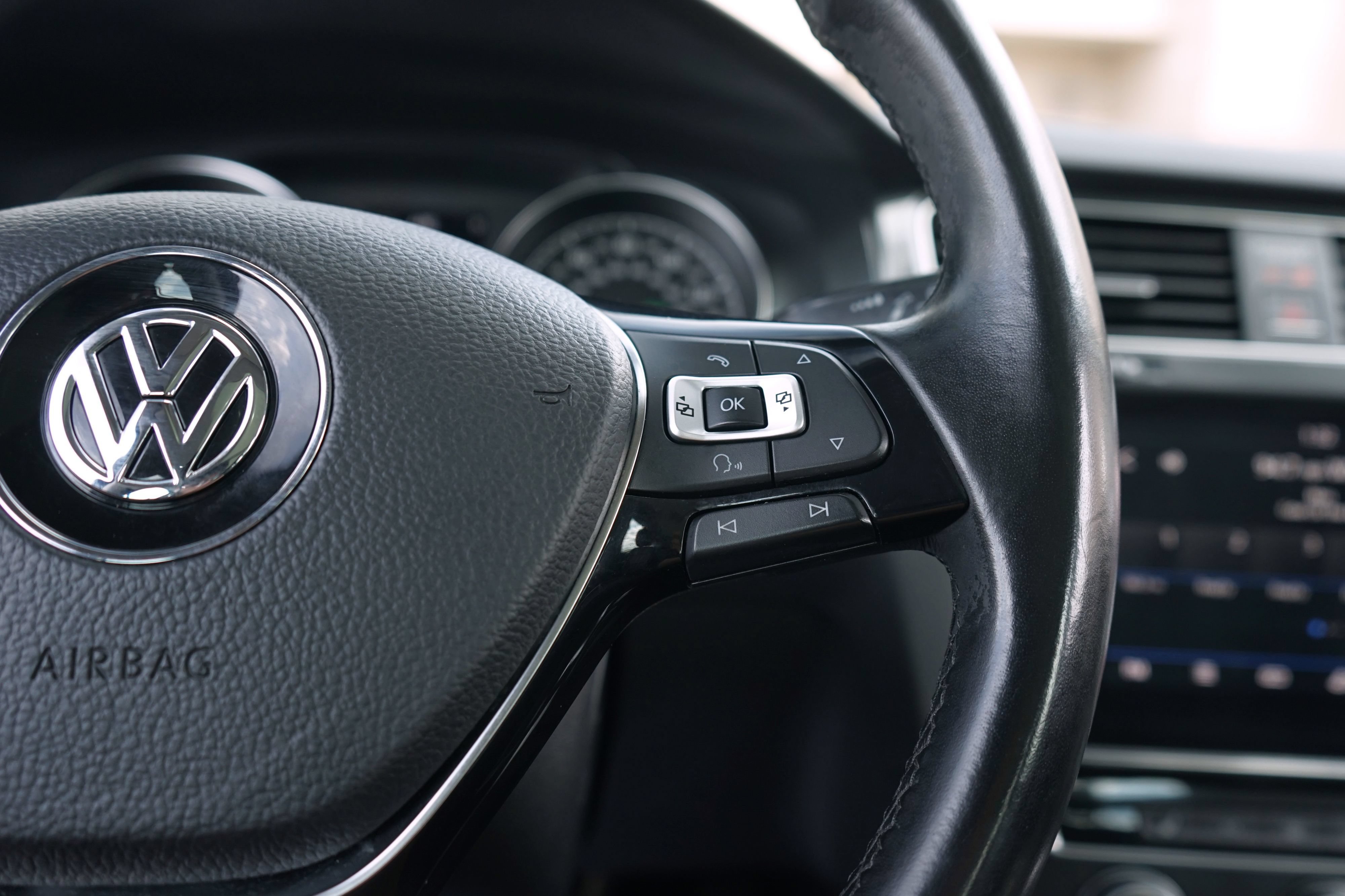 Used 2018 Volkswagen Golf SE FWD image 18