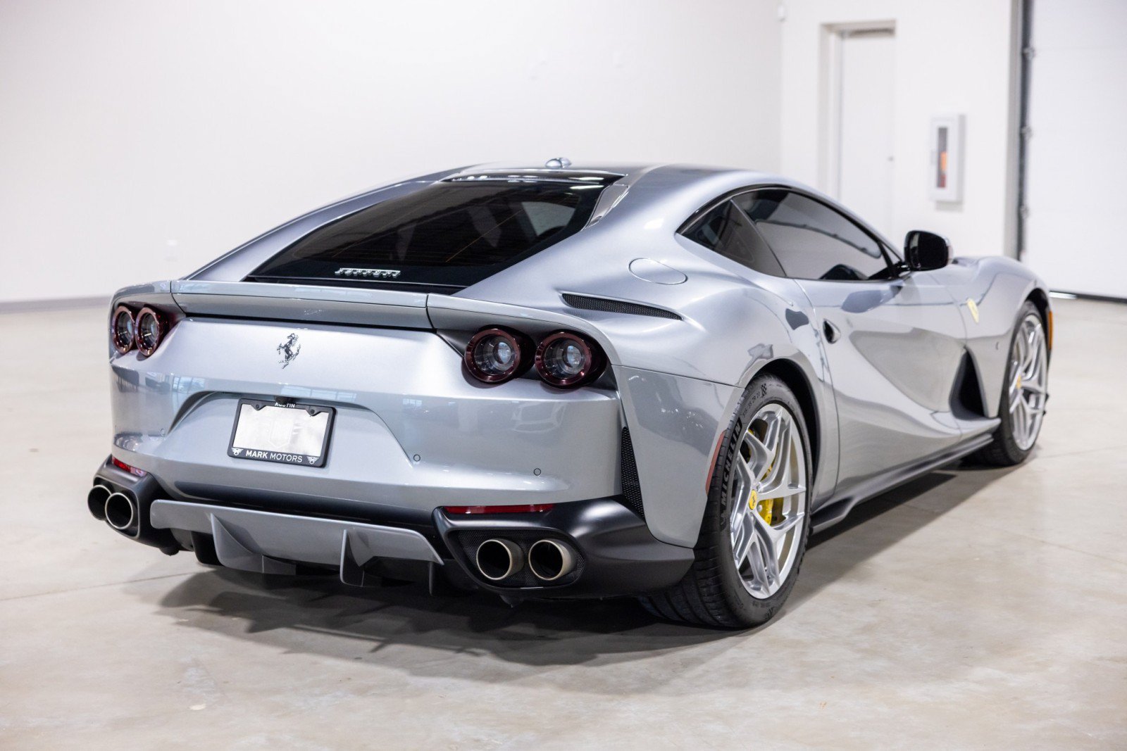Used 2019 Ferrari 812 Superfast RWD image 9