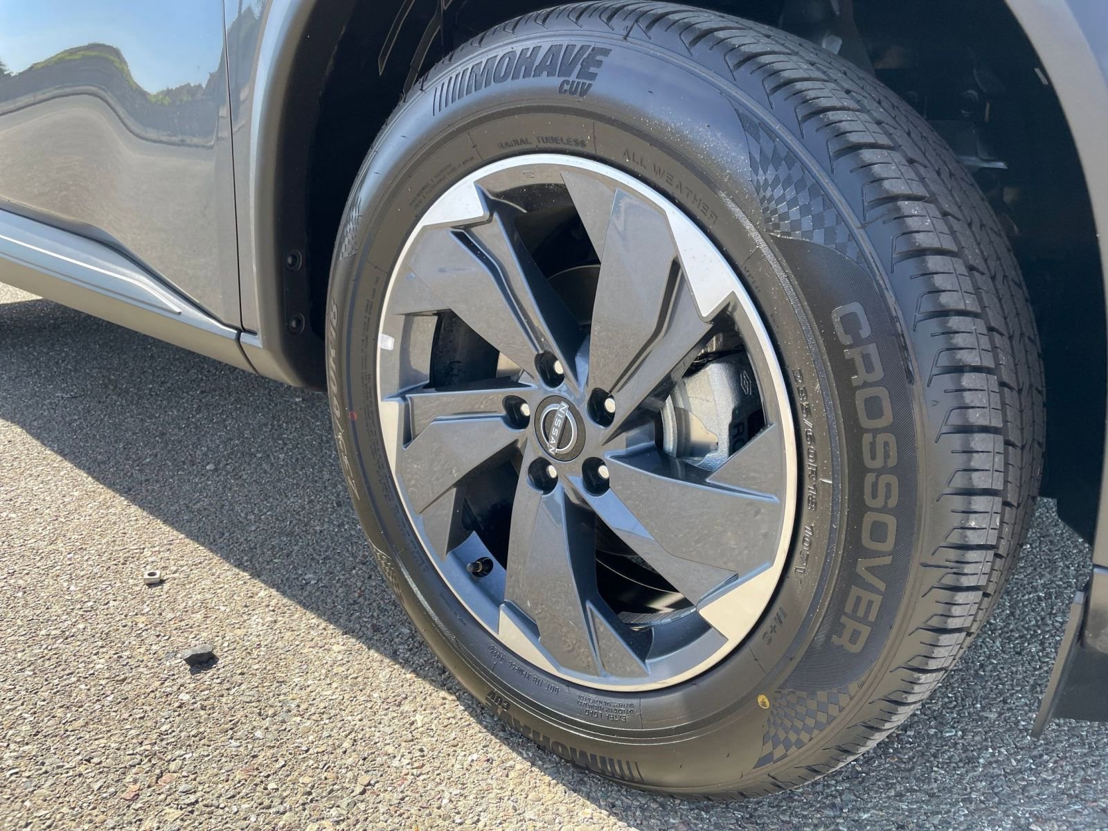 Used 2025 Nissan Rogue SV image 32