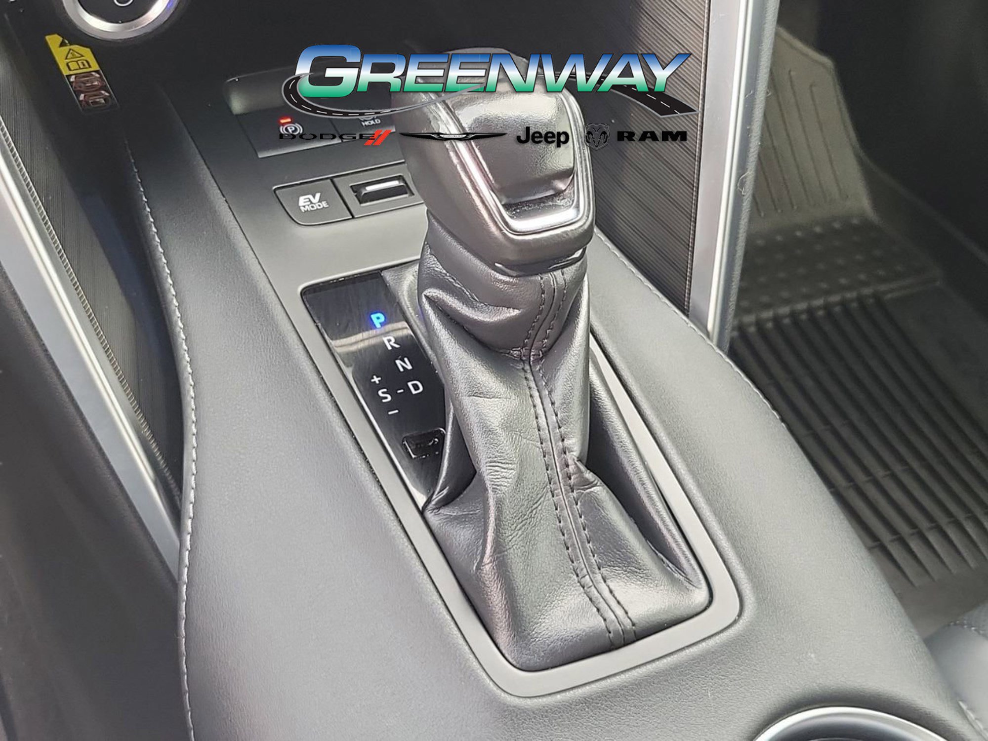 Used 2024 Toyota Venza Limited image 23