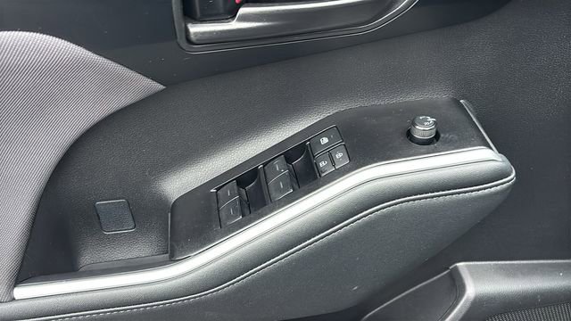 Used 2025 Toyota Highlander LE image 14