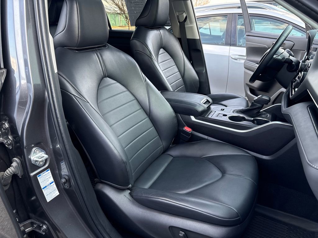 Used 2022 Toyota Highlander XLE image 45