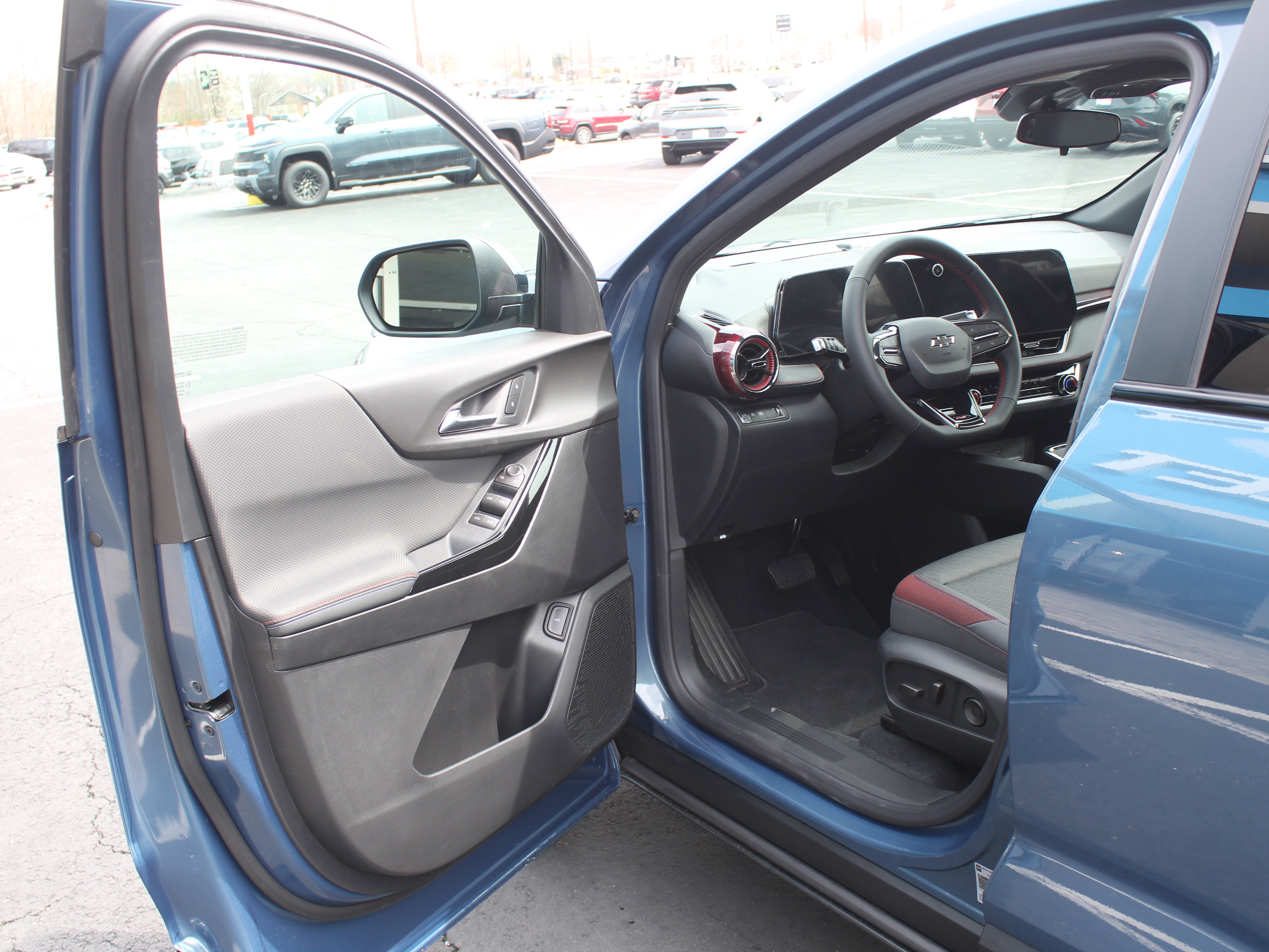 New 2026 Chevrolet Equinox RS FWD image 8