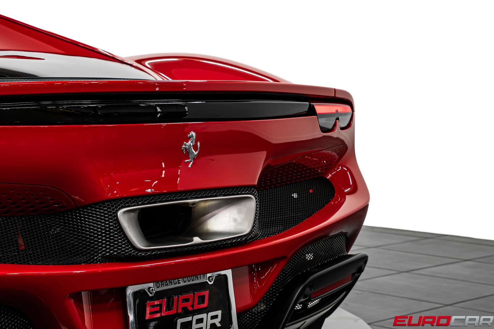 Used 2023 Ferrari 296 GTB RWD image 21