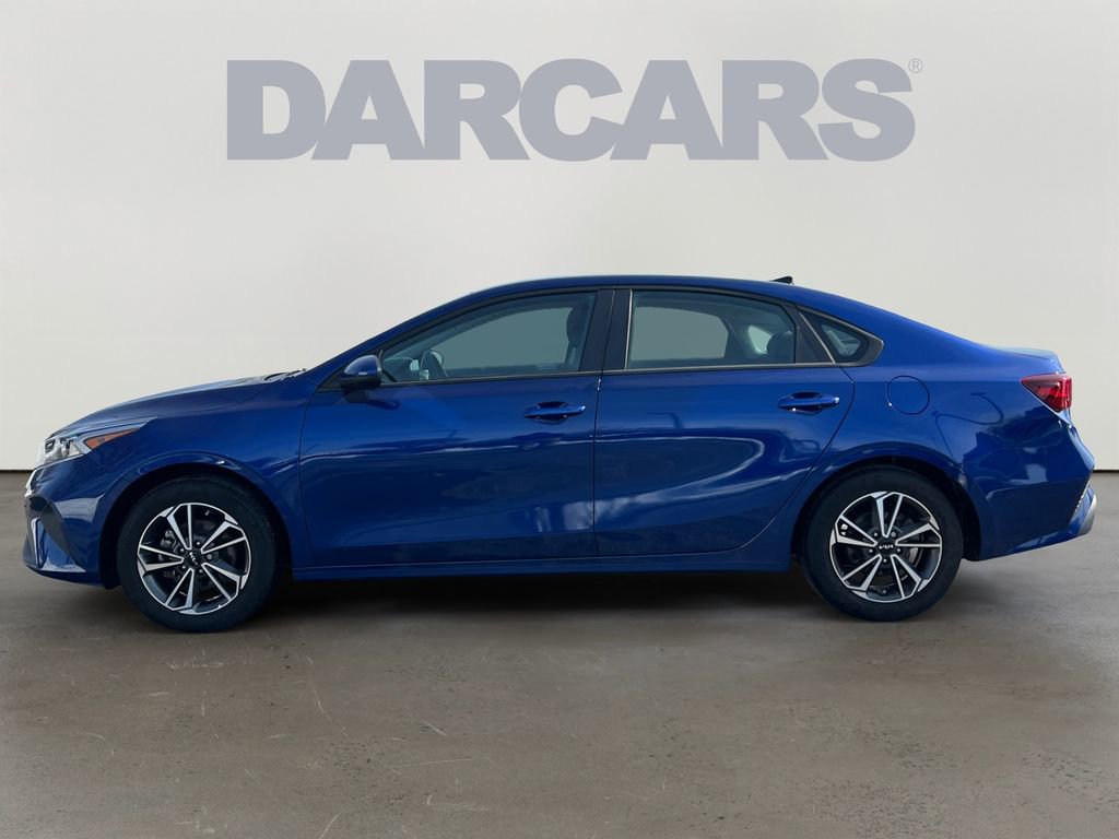 Used 2023 Kia Forte LXS image 3