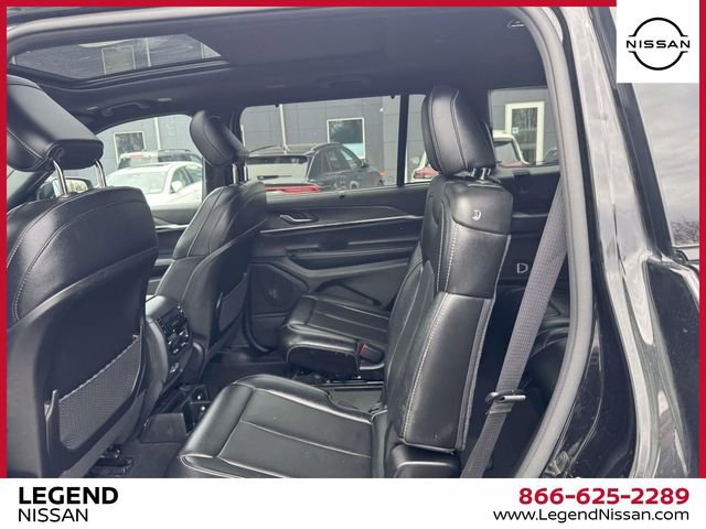 Used 2024 Jeep Grand Cherokee L Limited w/ Luxury Tech Group II image 11