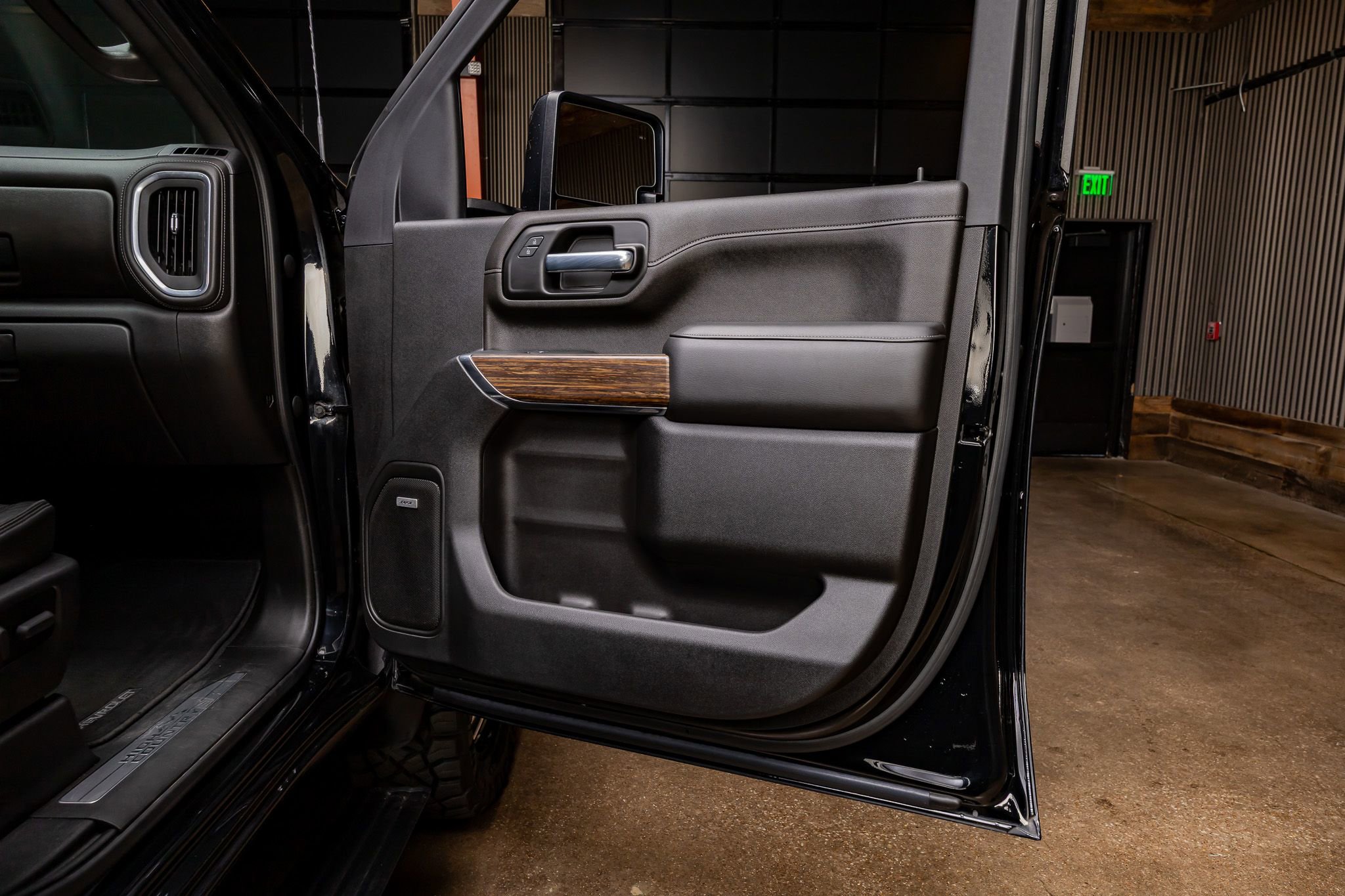 Used 2022 Chevrolet Silverado 3500 High Country image 37