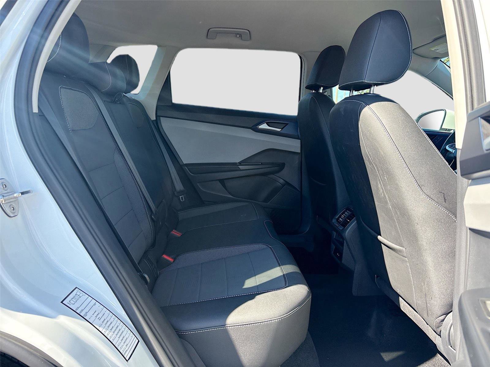 Used 2024 Volkswagen Taos SE image 30