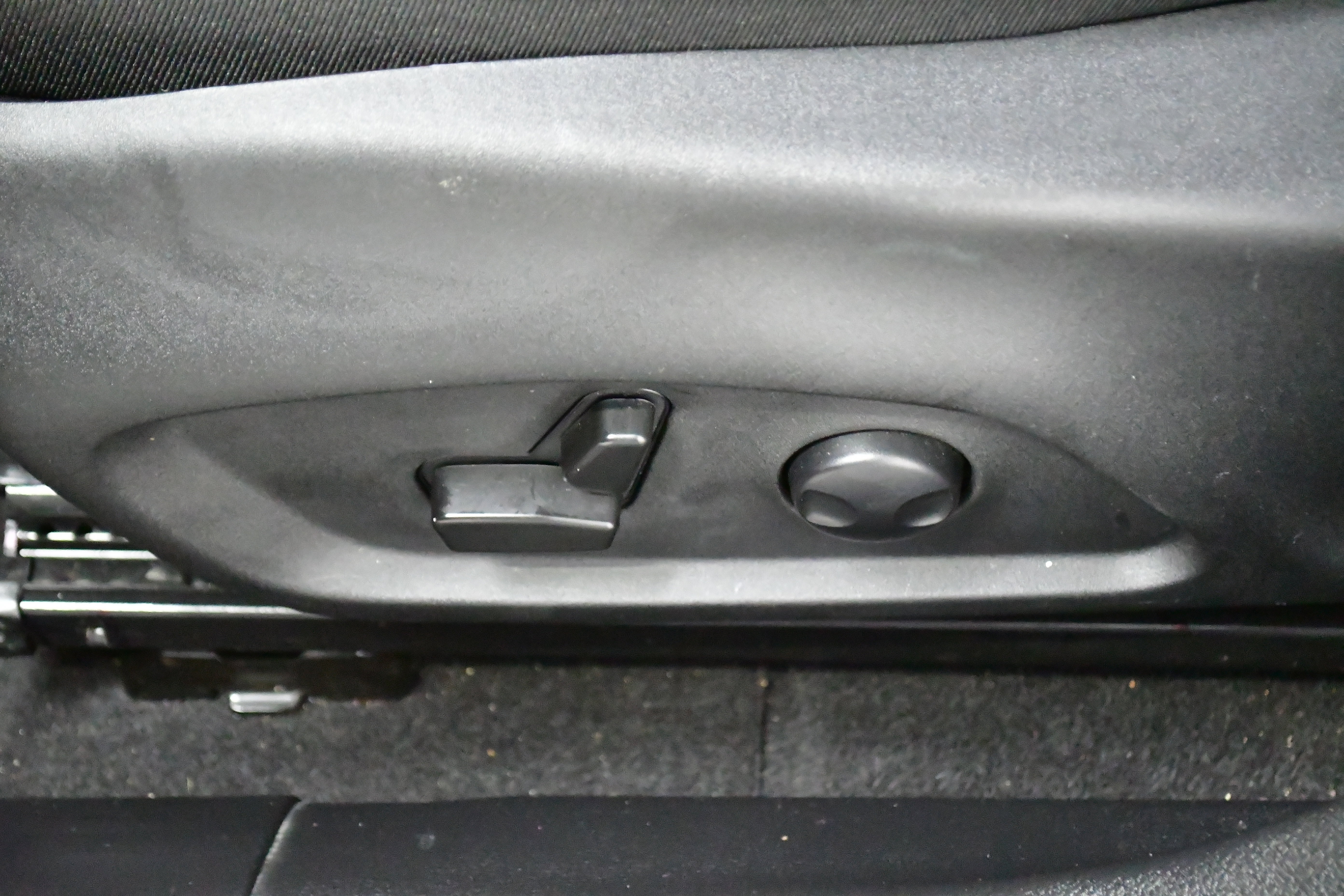 Used 2022 Jeep Compass Limited w/ Elite Group image 17