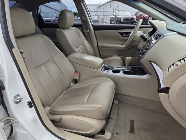 Used 2014 Nissan Altima 2.5 SL w/ Moonroof Package FWD image 17
