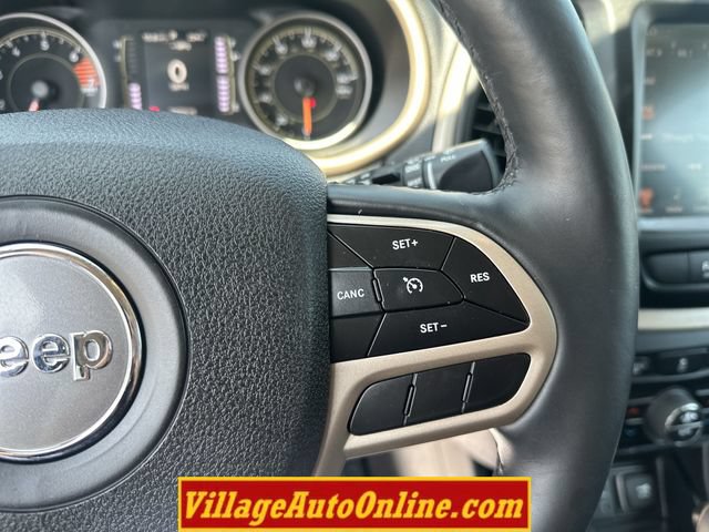 Used 2017 Jeep Cherokee Latitude w/ Comfort/Convenience Group AWD/4WD image 26