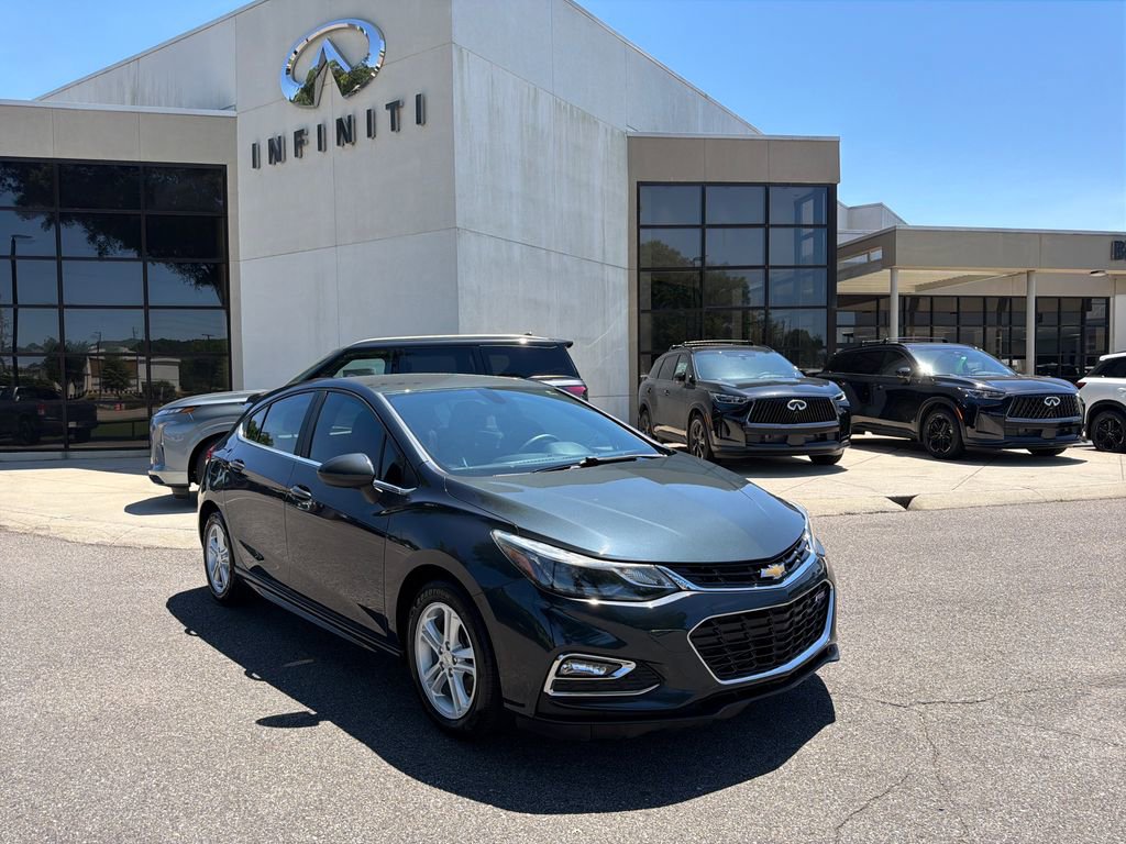 Used 2017 Chevrolet Cruze LT w/ Convenience Package FWD image 1