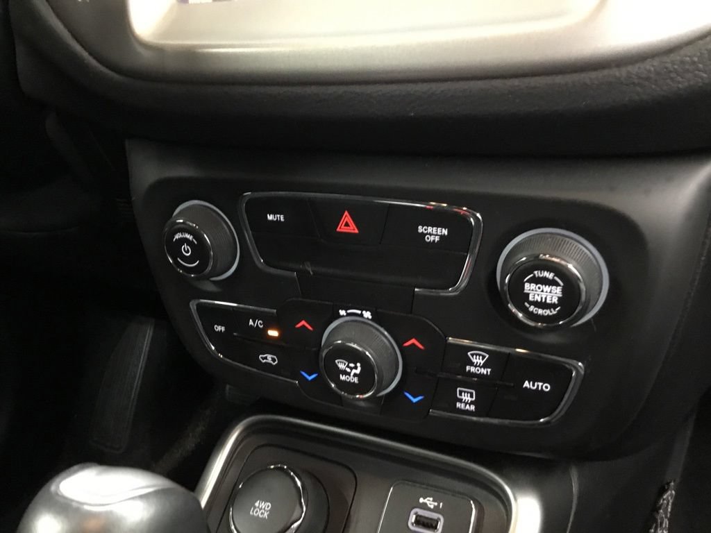 Used 2021 Jeep Compass Latitude AWD/4WD image 24