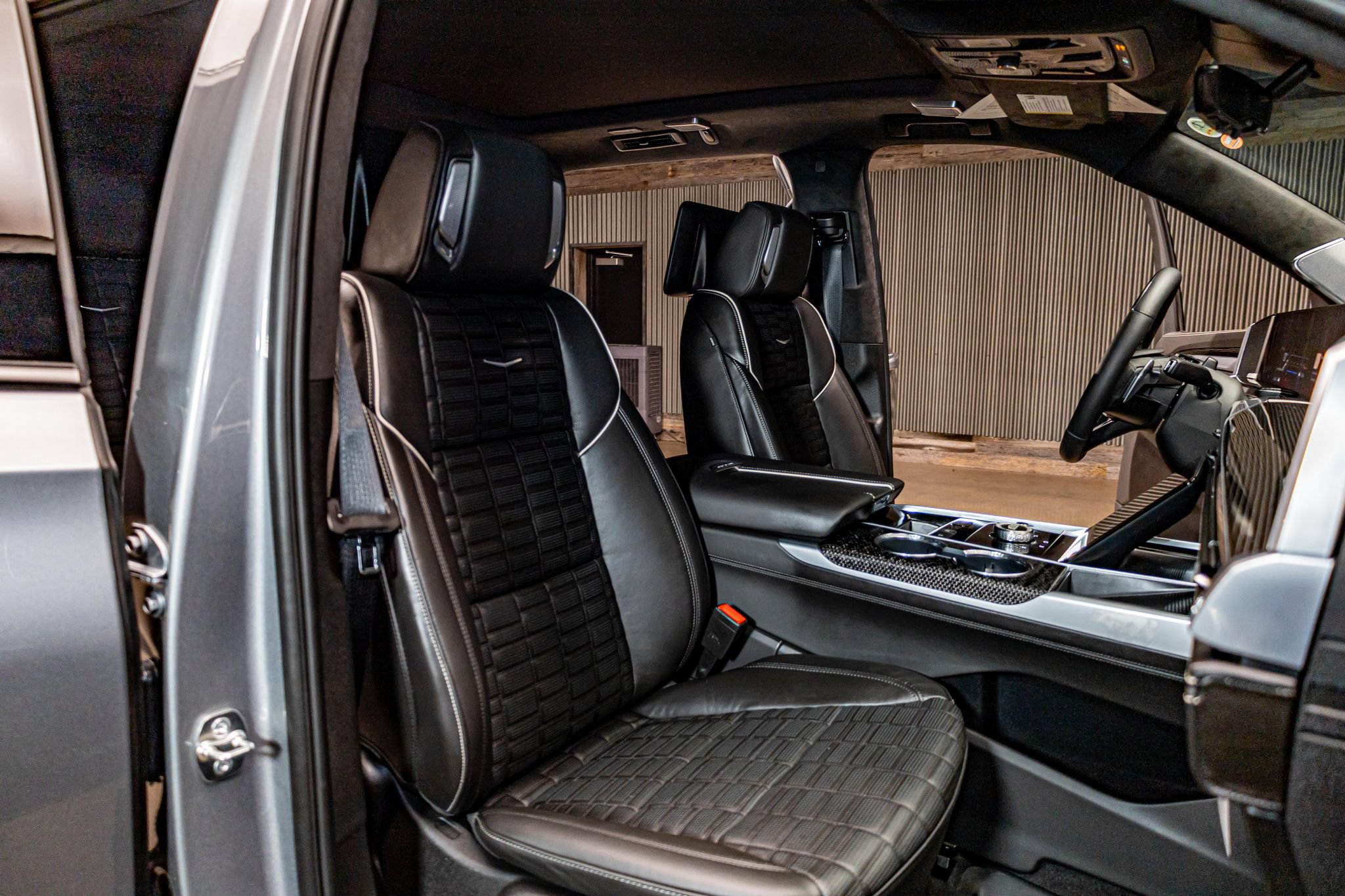 Used 2026 Cadillac Escalade V w/ LPO, ONYX Package AWD/4WD image 29