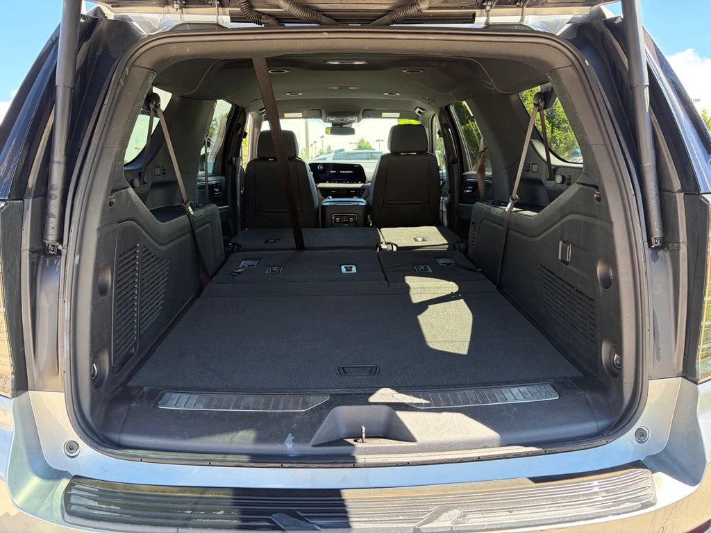 Used 2025 Chevrolet Suburban Z71 AWD/4WD image 20