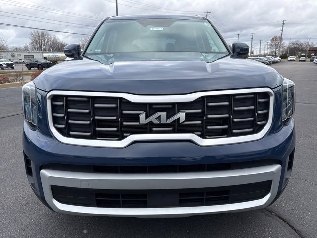 Used 2024 Kia Telluride S w/ S Sunroof Package image 2