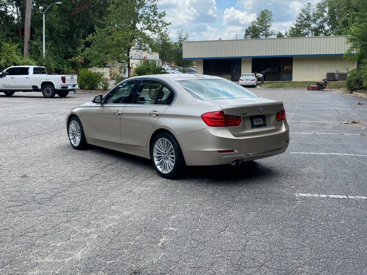 Used 2013 BMW 328i xDrive Sedan AWD/4WD image 7